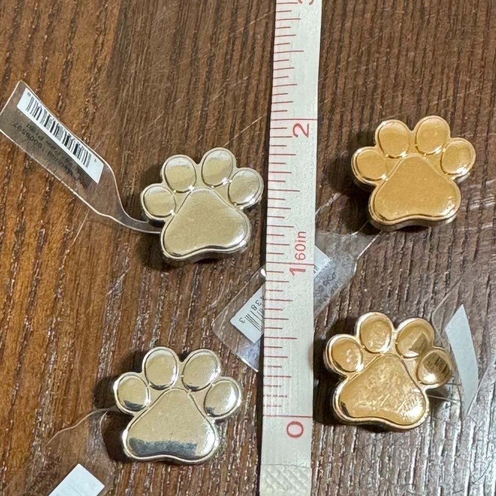 CROC JIBBITZ DOG PAW! 4 piece lot! Each retailing $6.99